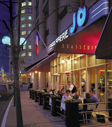 Al fresco dining at Brasserie Jo Al fresco dining at Brasserie Jo